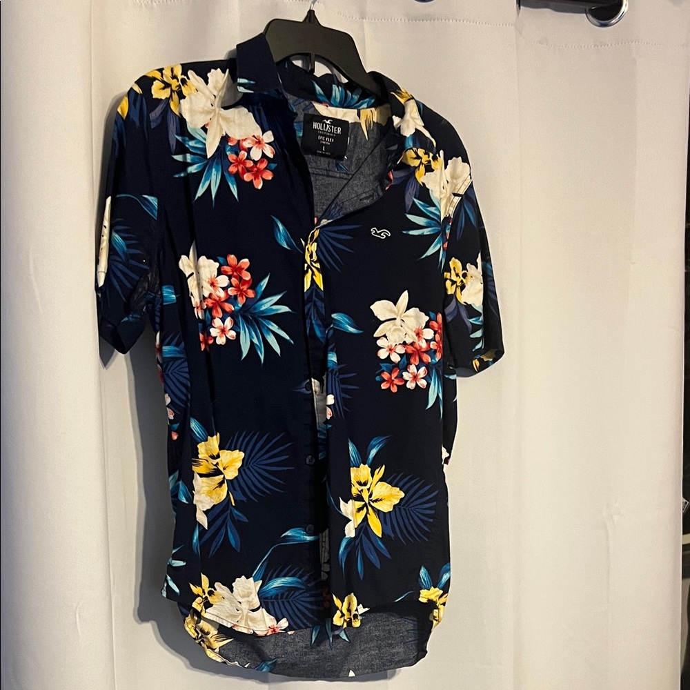 Hollister Men's Dark Blue Tropical Floral Shirt